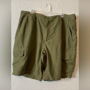 magellan mens Hunter Green shorts Size 40